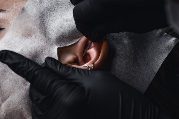 Piercing v Hradci Králové